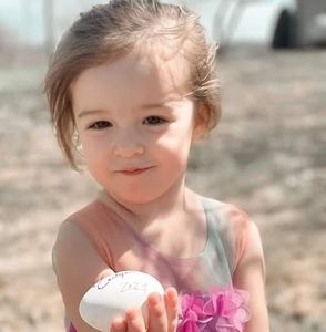 Meet your Posher, Sandy